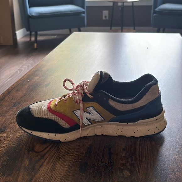 New Balance 997H - Picture 2 of 4